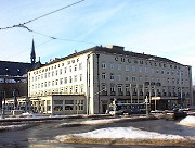 modern und doch klassizistisch gegliedert ist der Chemnitzer Hof, 1930 von Straumer für Chemnitz entworfen