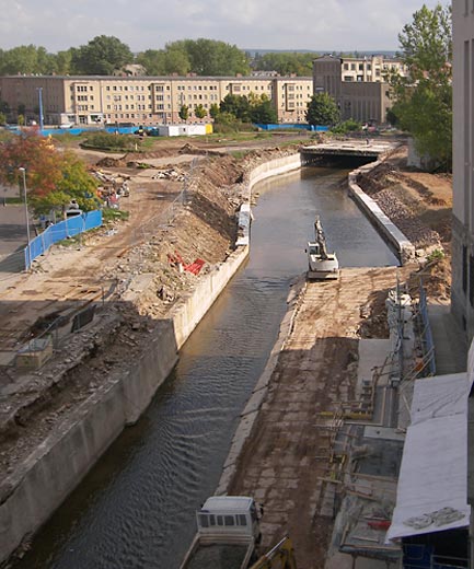 Die Chemnitz kann seit 2008 vor dem Falkeplatz wieder aufatmen. Die Chemnitzer werden damit weitere parkige Lebensqualität erhalten.