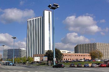 Hotel Mercure, einst als Hotel Kongress zusammen mit der Stadthalle von Chemnitz geplant. Heute spricht keiner mehr von Schnarchsilo.