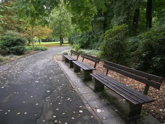 Schillerplatz in Chemnitz - erfrischender Park zwischen Busbahnhof und Theaterplatz