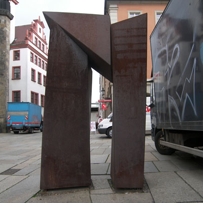 Sicile Tor, Stahlplastik von Wolfram Schneider, in Chemnitz verankert