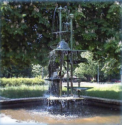 Klapperbrunnen von Johann Belz am Busbahnhof Chemnitz