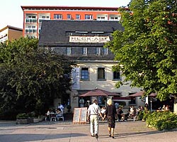 Das Geburtshaus von Fritz Heckert wurde zum lobenswerten Restaurant Heck-Art an der Chemnitzer Mühlenstraße